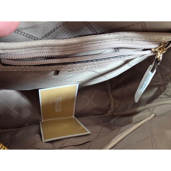 Michael Kors Abbey Medium Pebbled Leather Backpack Soft Pink - Picture 14 of 14